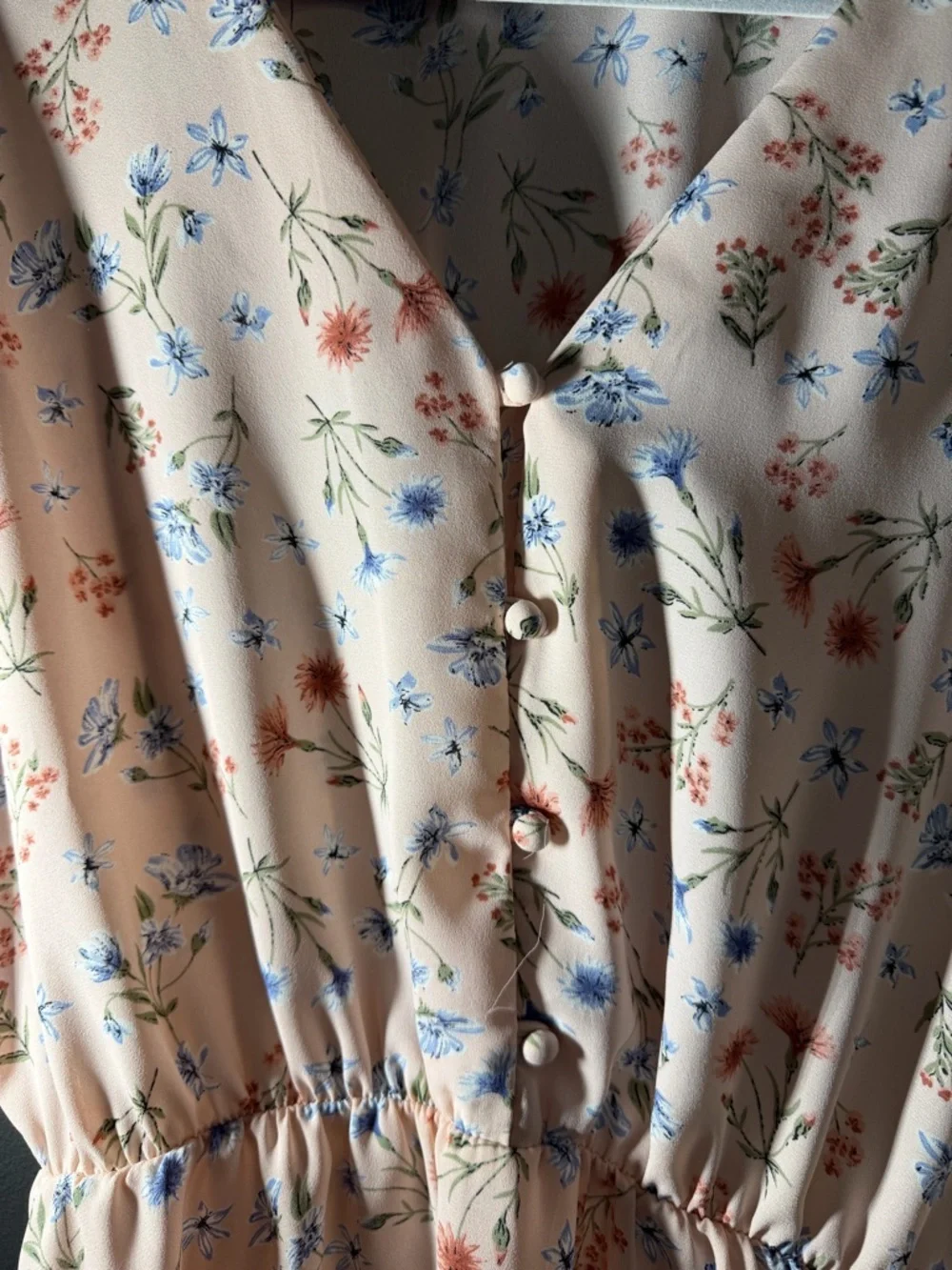 Sienna Sky Floral Blouse. Medium - Picture 4 of 7